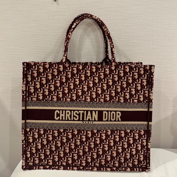 LARGE DIOR BOOK TOTE - Picture 1 of 6